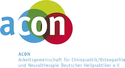 Karsten Gransch bei einer Naturaufnahme im Freien, seitlich stehend